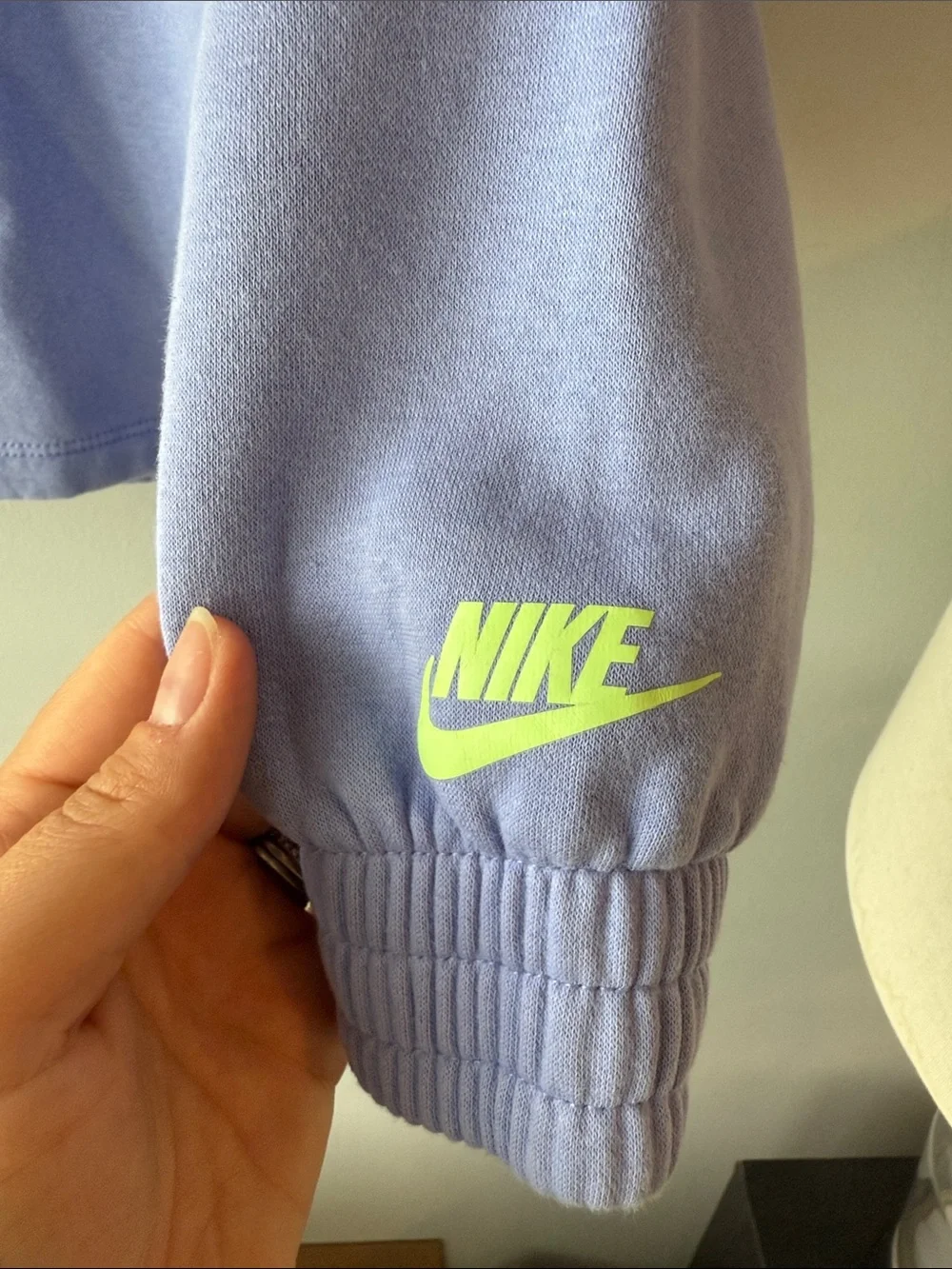 Nike Girls‎ 4T Bunny Logo Crewneck Sweatshirt